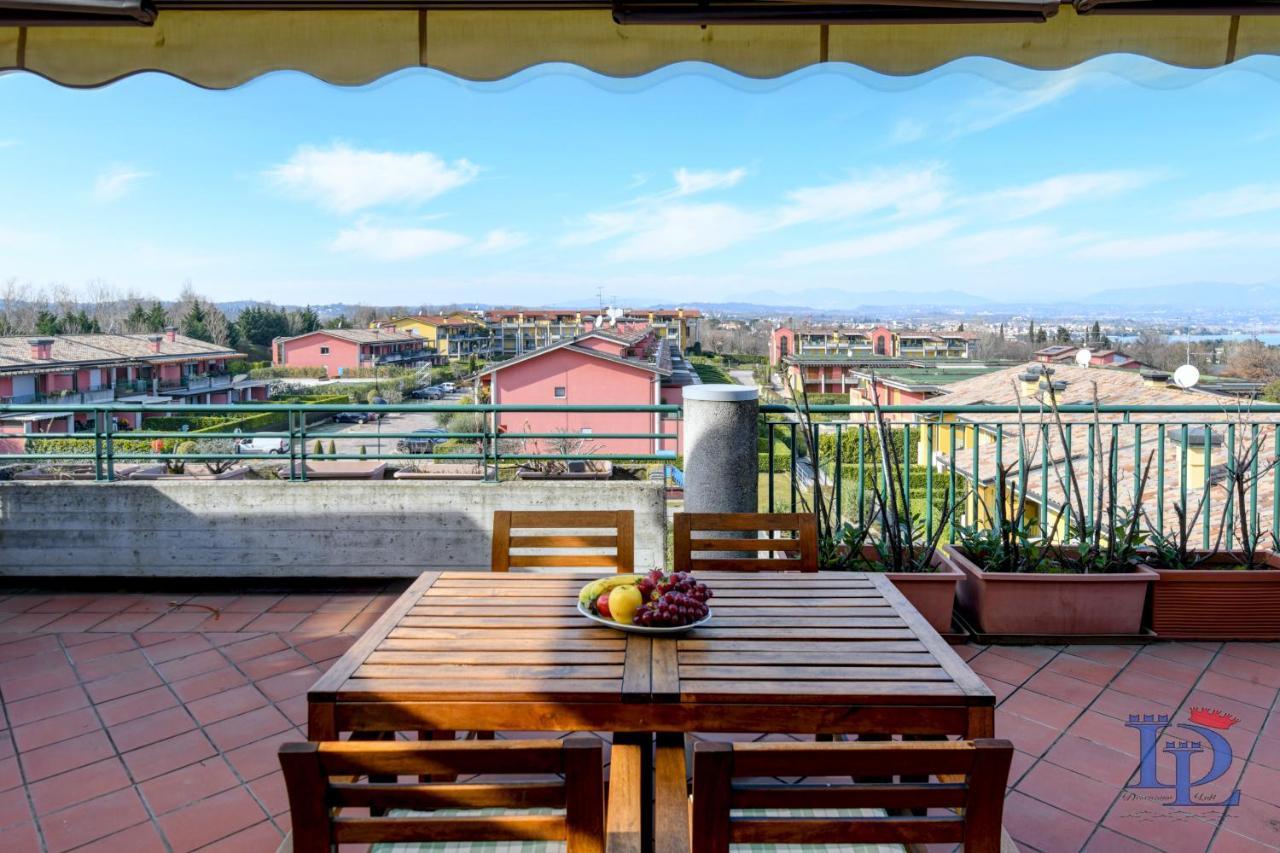 Desenzanoloft Official Partner Marriott Homes & Villas - Paradise Lake View In A 5 Pools Exclusive Residence Desenzano del Garda Exteriör bild