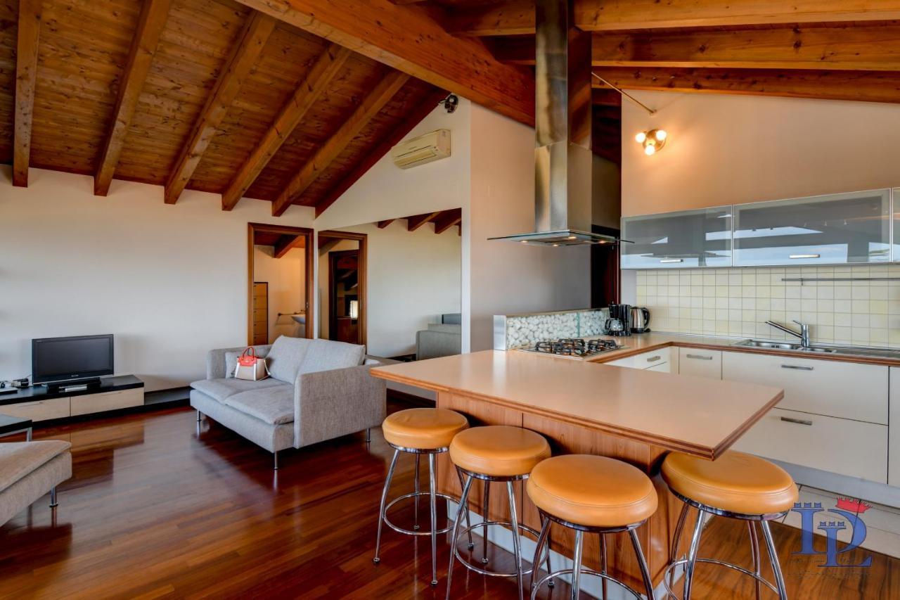 Desenzanoloft Official Partner Marriott Homes & Villas - Paradise Lake View In A 5 Pools Exclusive Residence Desenzano del Garda Exteriör bild