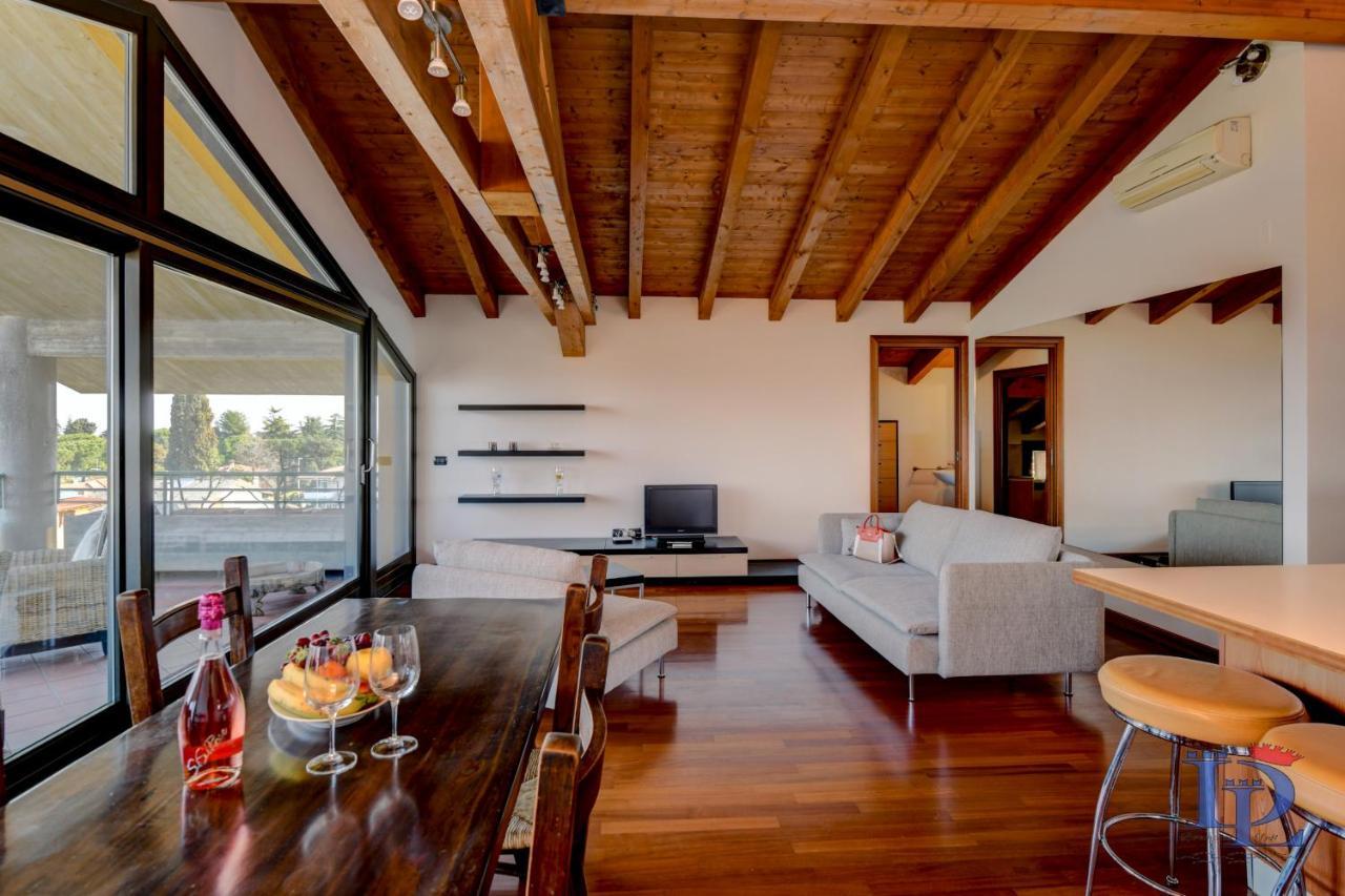 Desenzanoloft Official Partner Marriott Homes & Villas - Paradise Lake View In A 5 Pools Exclusive Residence Desenzano del Garda Exteriör bild