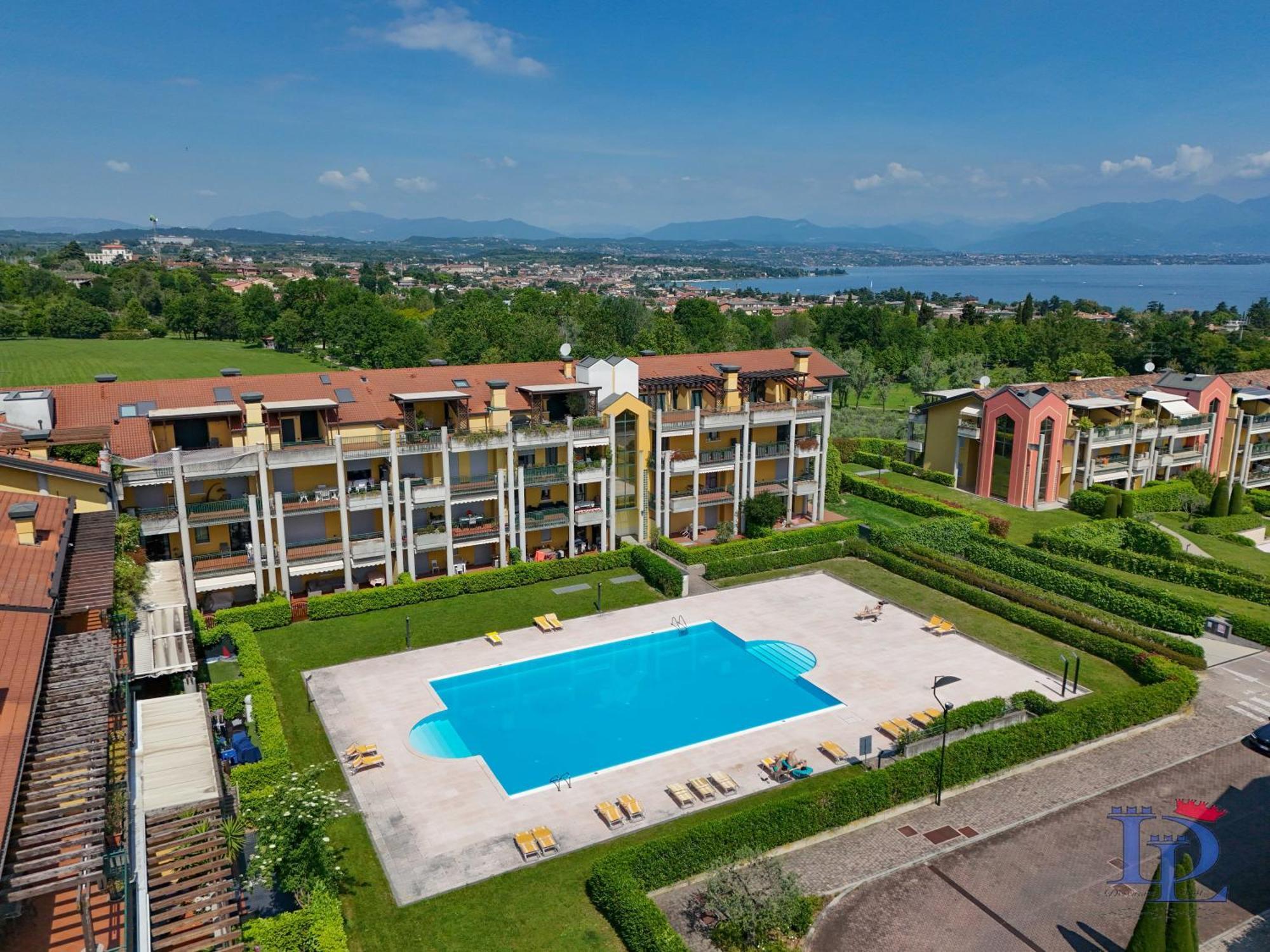 Desenzanoloft Official Partner Marriott Homes & Villas - Paradise Lake View In A 5 Pools Exclusive Residence Desenzano del Garda Exteriör bild