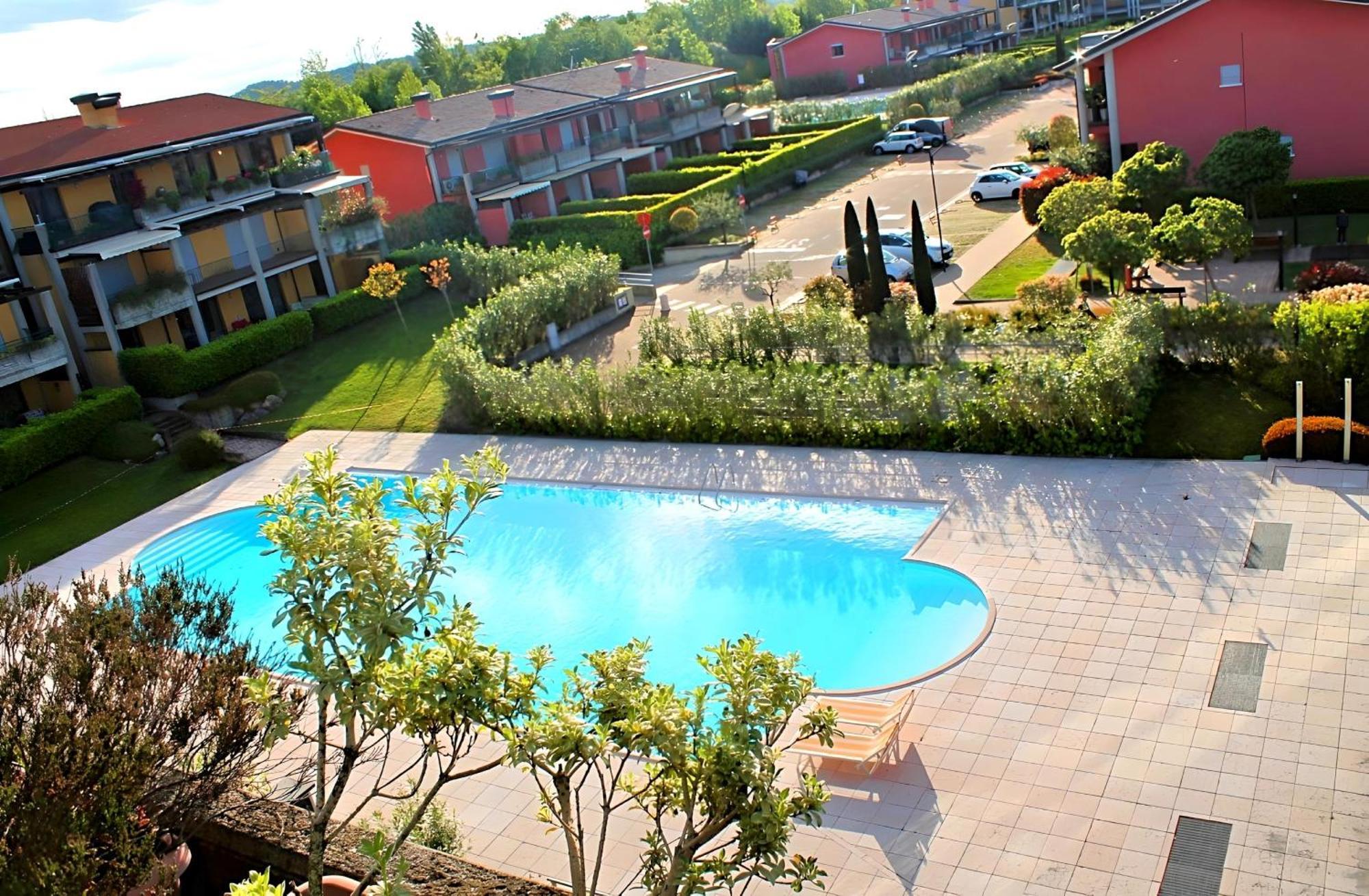 Desenzanoloft Official Partner Marriott Homes & Villas - Paradise Lake View In A 5 Pools Exclusive Residence Desenzano del Garda Exteriör bild